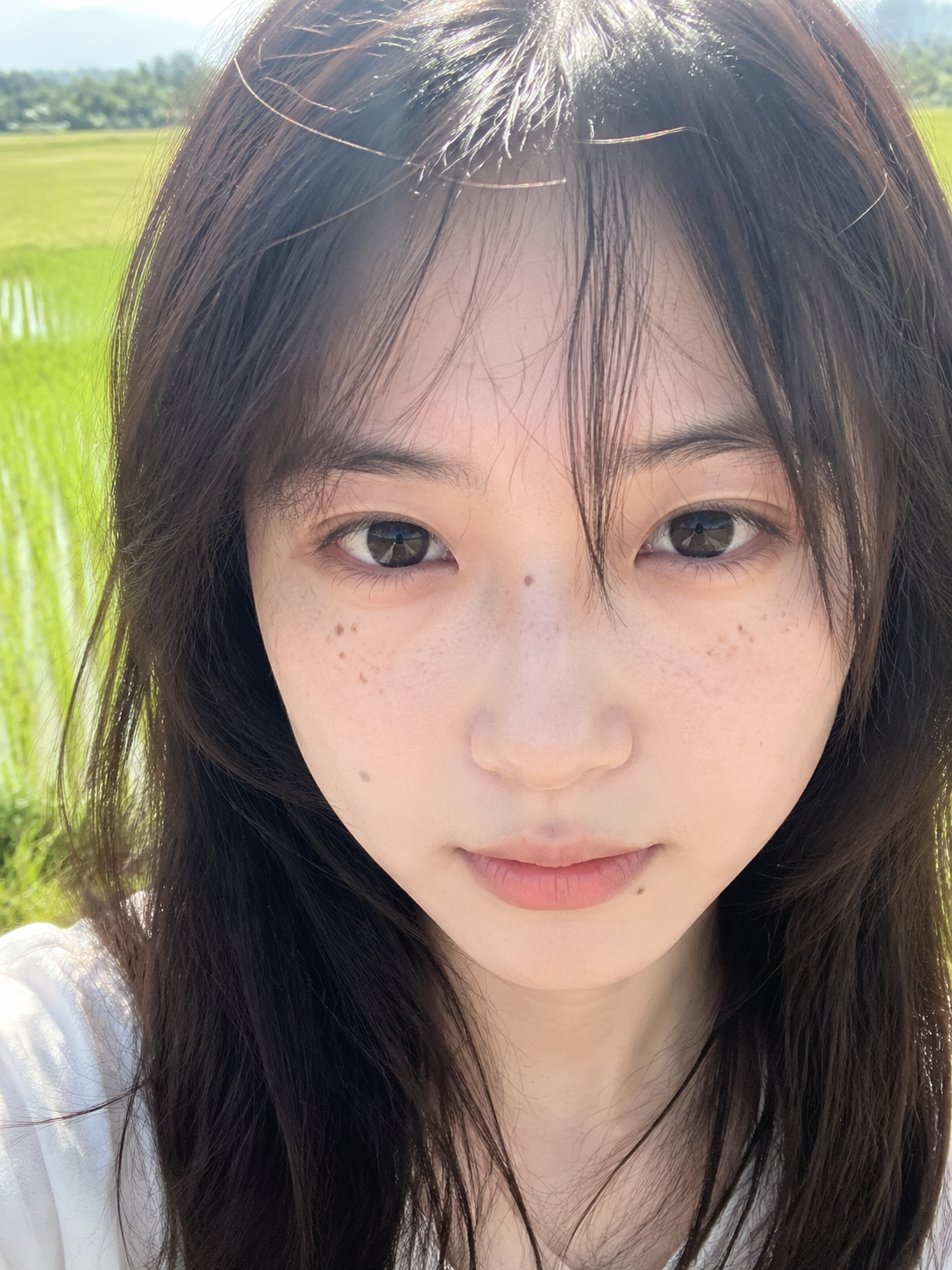 手机前置原生相机直出，8K超高清，RAW原片质感…